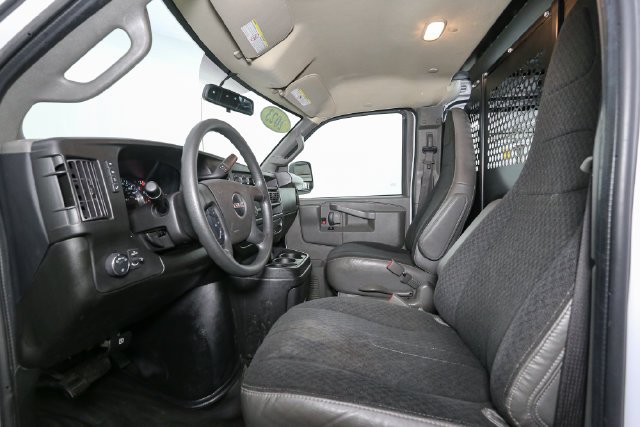 Used 2023 White GMC Work Van image 30