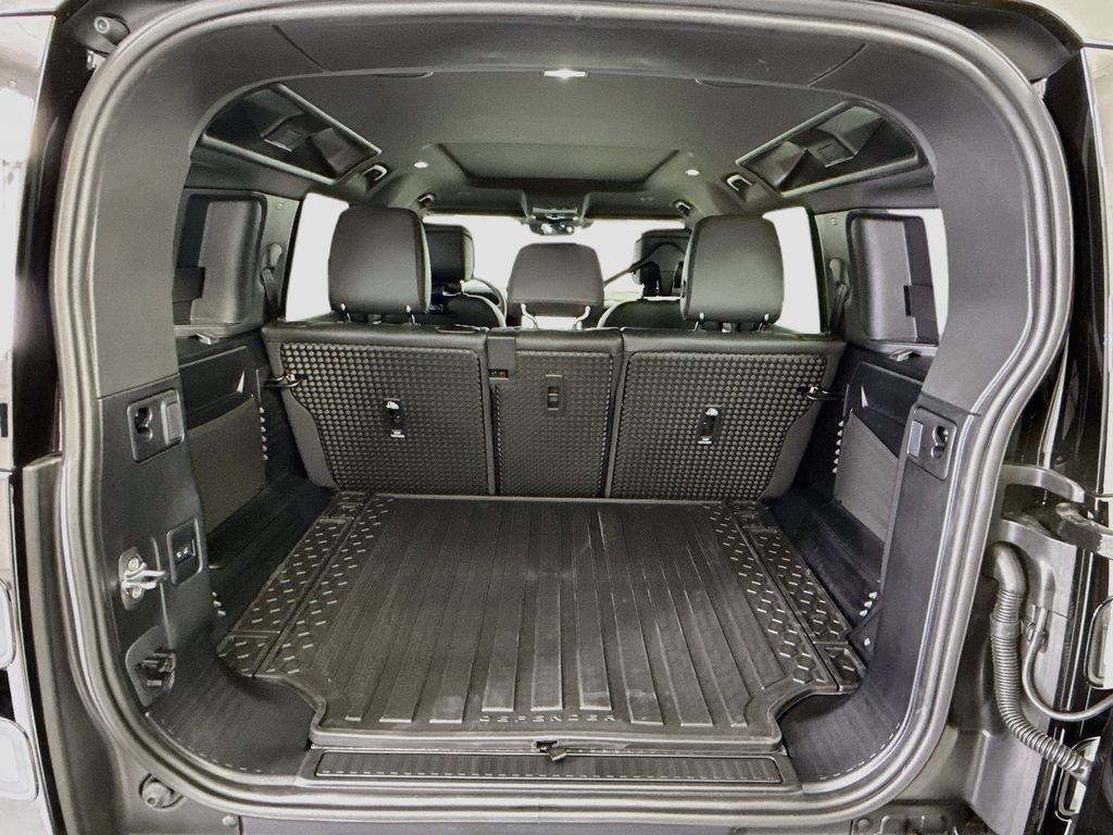 New 2026 Santorini Black Land Rover X-Dynamic SE image 26