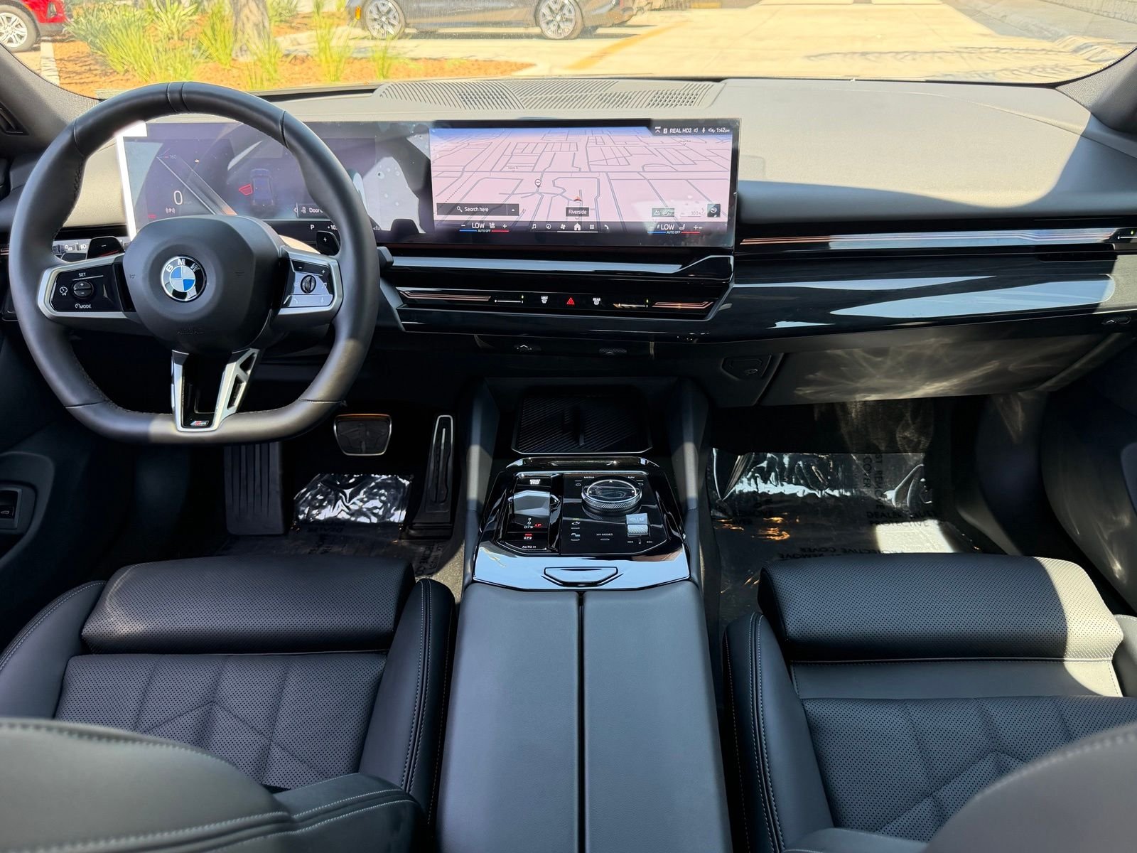 Used 2026 Black Sapphire Metallic BMW 530i xDrive image 31