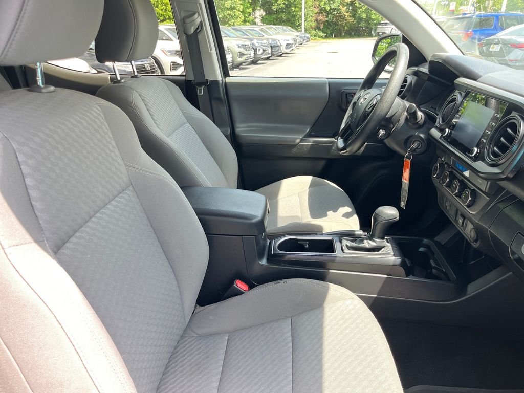 Used 2022 Midnight Black Metallic Toyota SR image 25