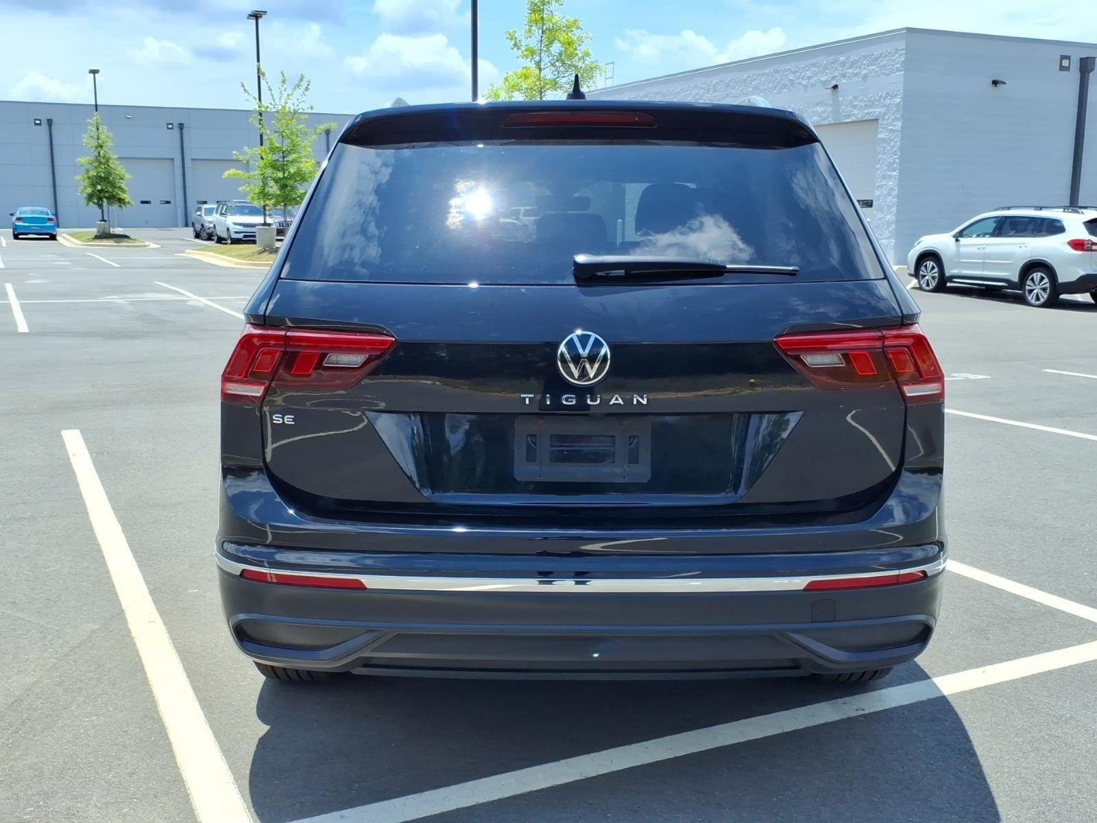 Used 2023 Deep Black Pearl Volkswagen SE image 16