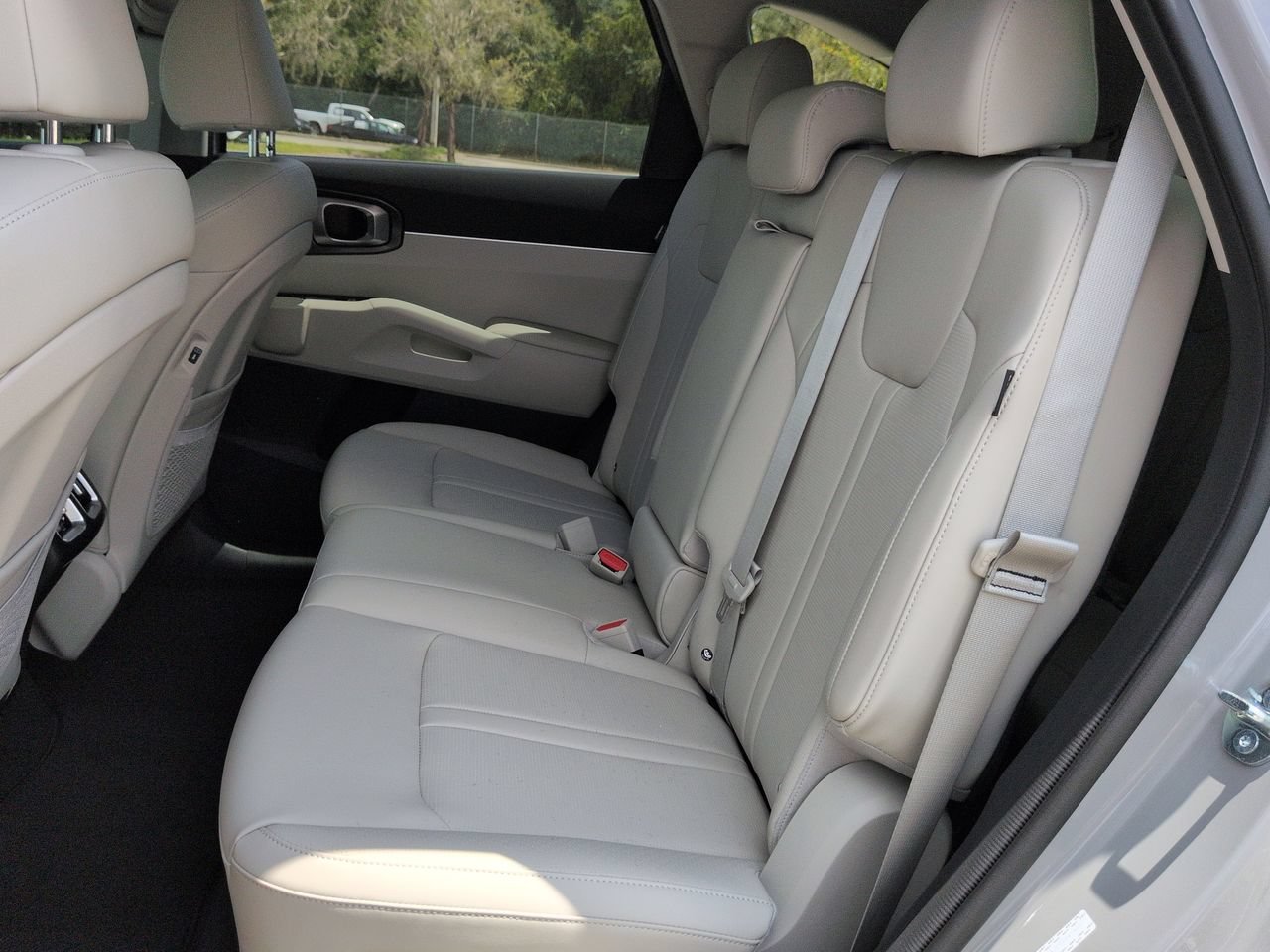 New 2026 Wolf Gray Kia S image 17