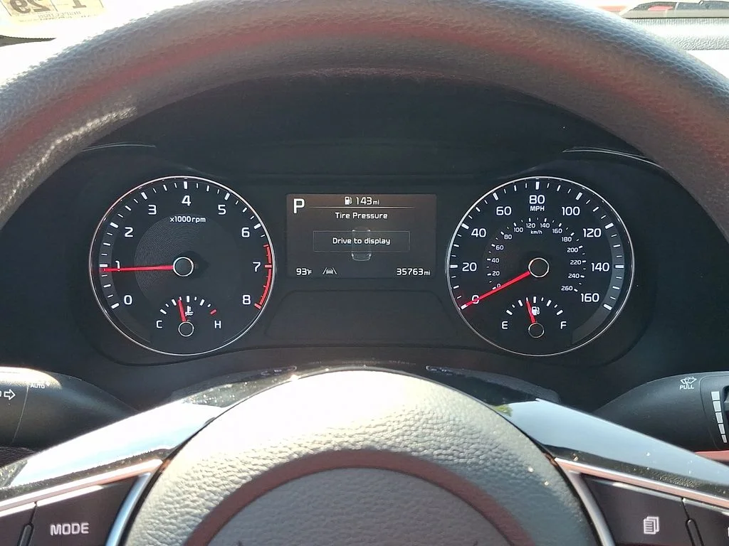 Used 2024 Currant Red Kia LXS image 19