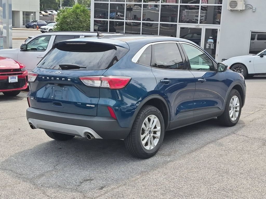 Used 2020 Green Ford SE image 5