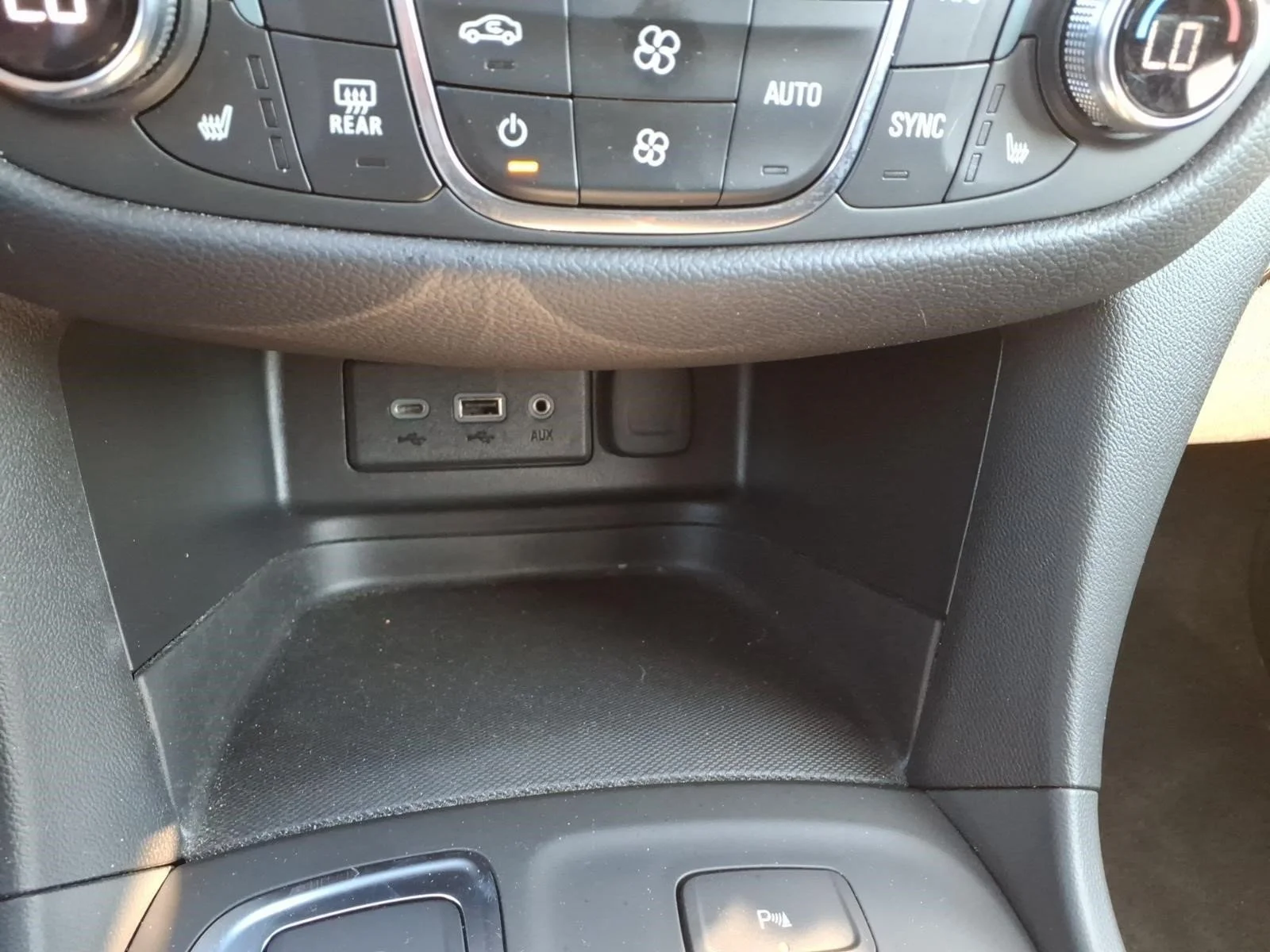 Used 2024 Sterling Gray Metallic Gxd Chevrolet LT image 21