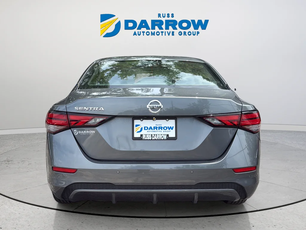 Used 2020 Gray Nissan S image 4