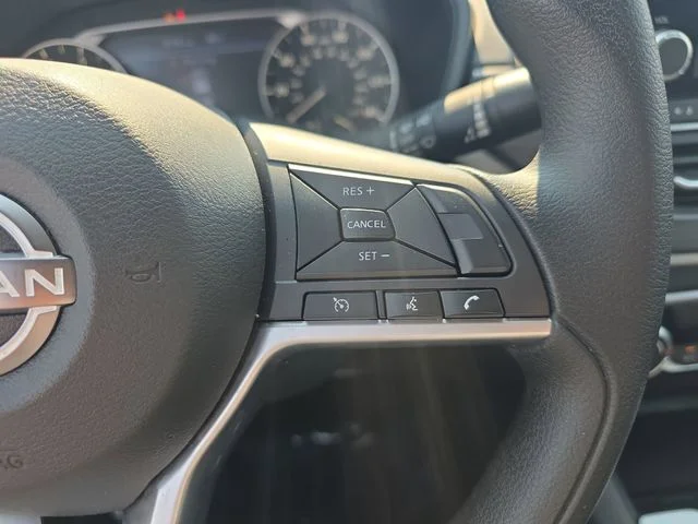 Used 2025 Red Nissan 2.5 SV image 18