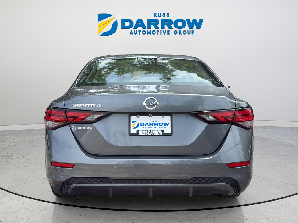 Used 2020 Gray Nissan S image 4