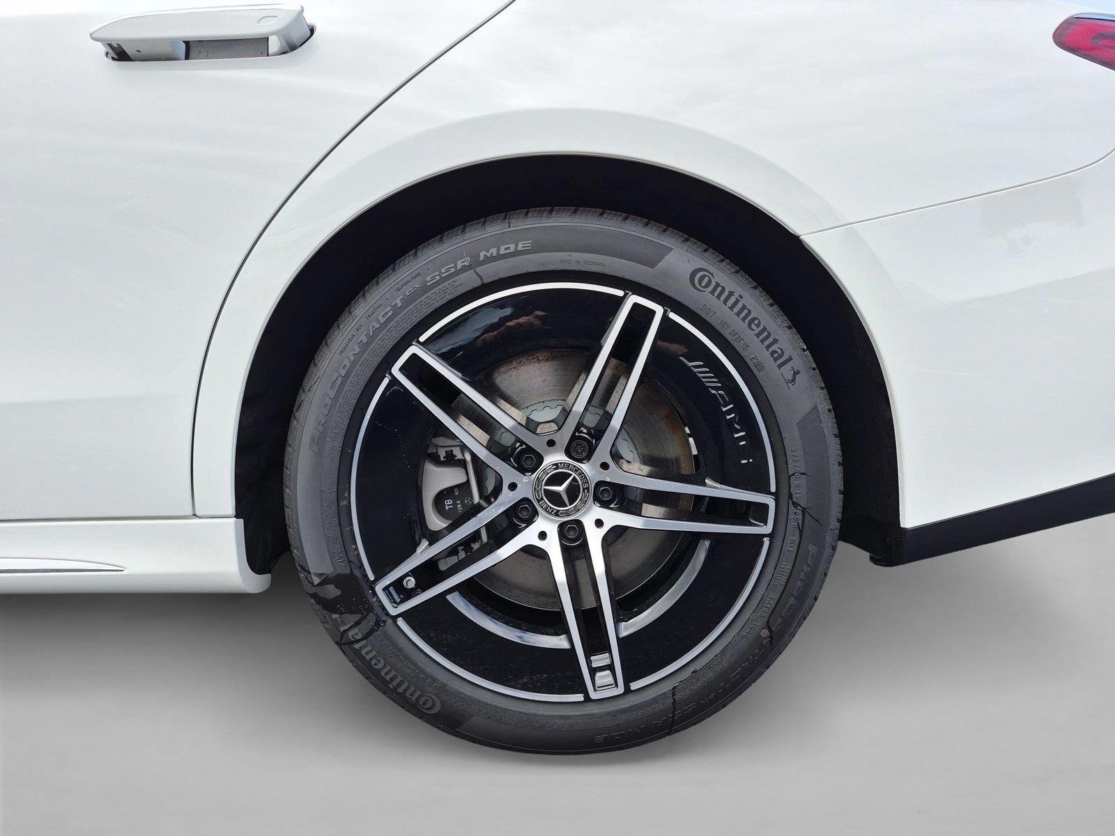 New 2027 Polar White Mercedes-Benz E450 image 10