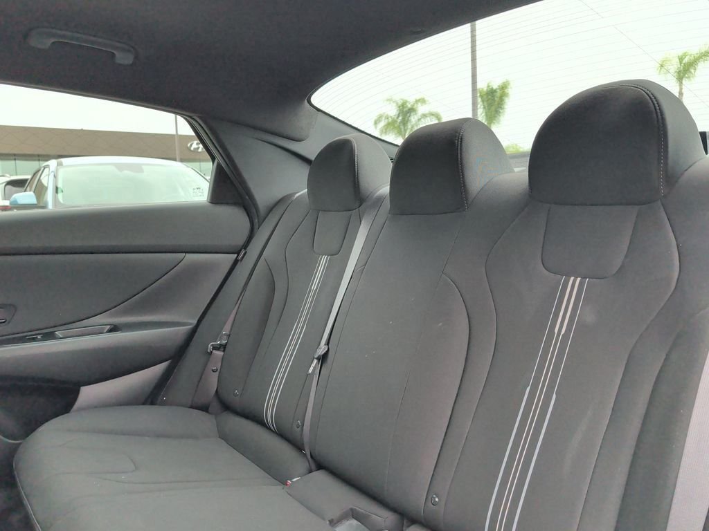 2025 Hyundai Elantra SEL - Photo 21