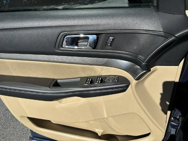 Used 2017 Blue Ford Base image 29