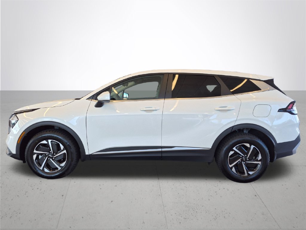 Used 2023 Snow White Pearl Kia LX image 11