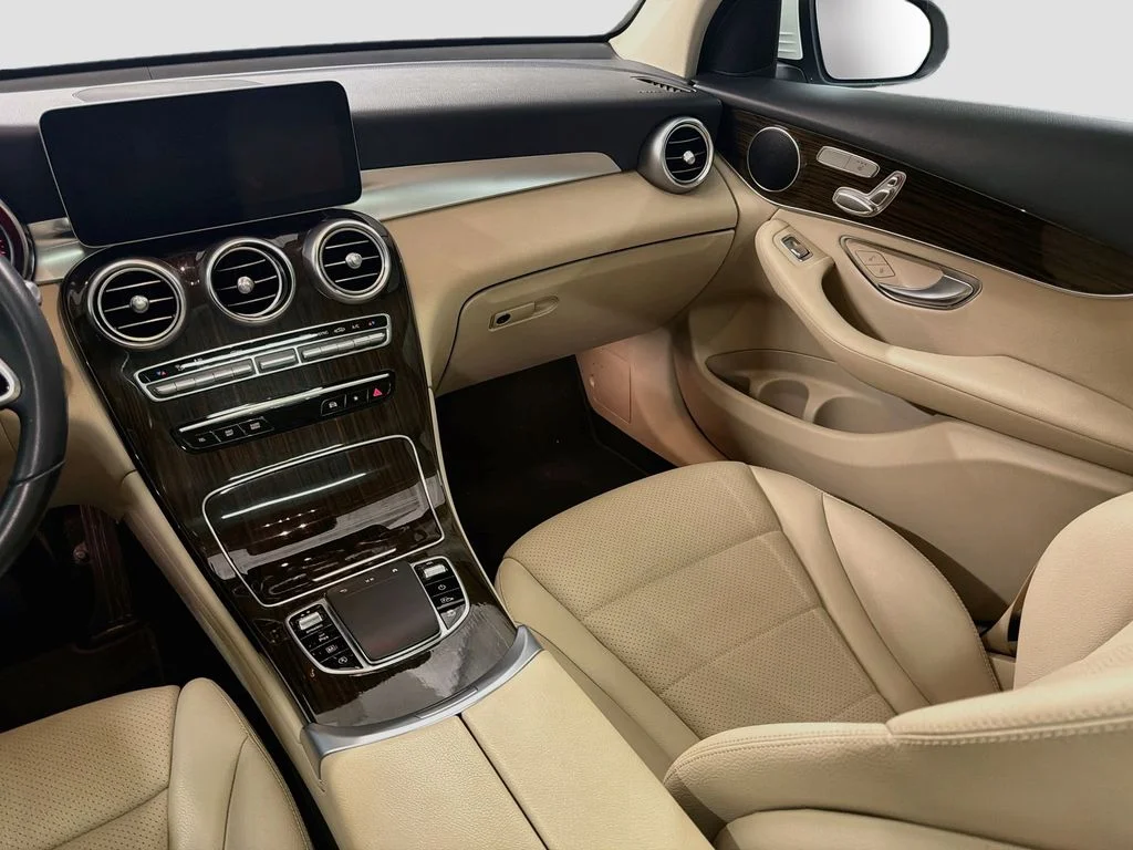 Certified Used 2022 Polar White Mercedes-Benz GLC 300 image 22