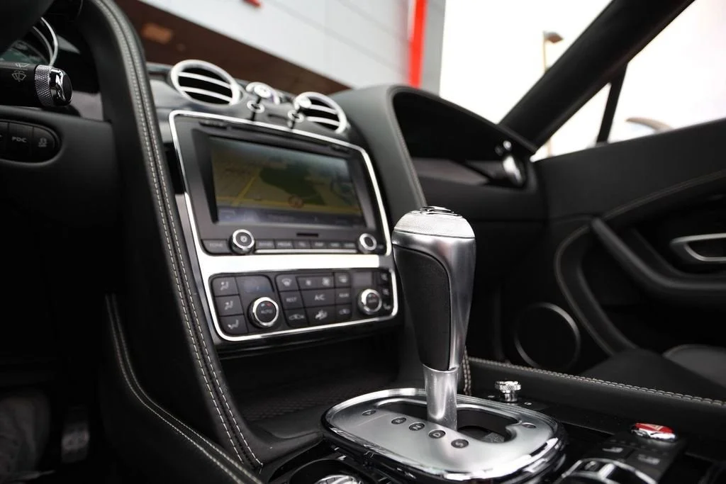 Used 2014 Glacier White Bentley Speed image 36