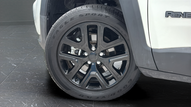 Used 2023 Alpine White Clearcoat Jeep Altitude image 33