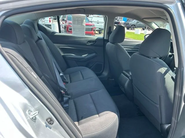 Used 2024 Silver Nissan 2.5 SV image 29