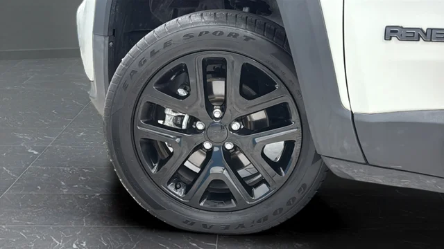 Used 2023 Alpine White Jeep Altitude image 33