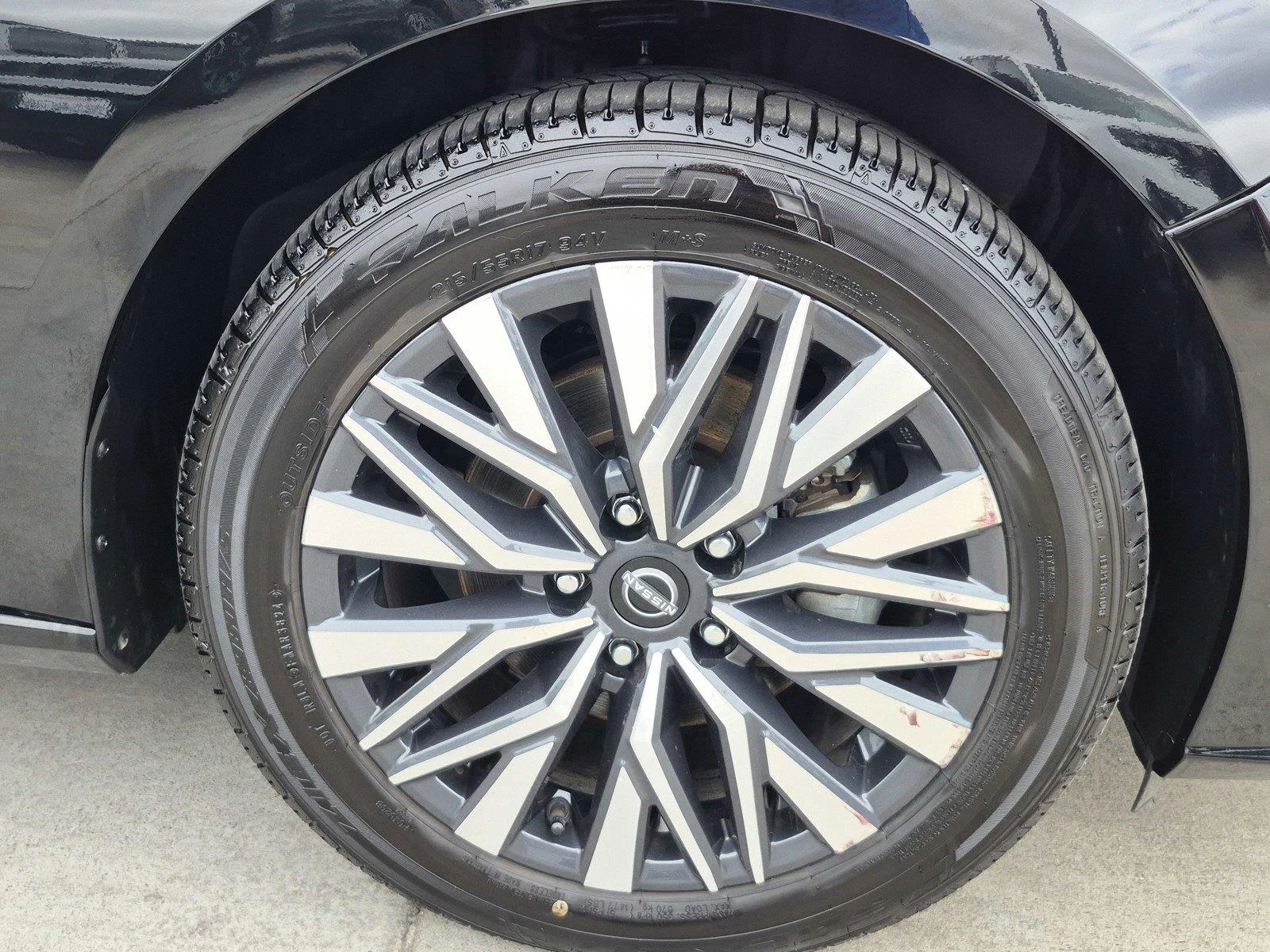 Used 2025 Super Black Nissan SV image 12