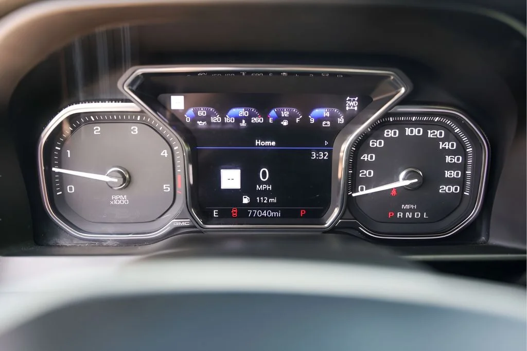 Used 2022 White GMC Denali image 14