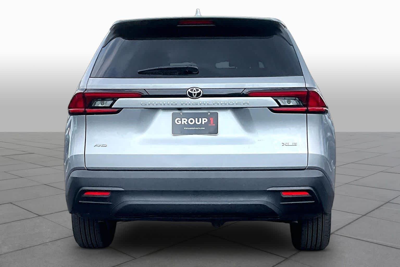 Used 2025 Celestial Silver Metallic Toyota XLE image 5