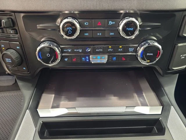 New 2026 Star White Metallic Tri-Coat Ford F-250® Platinum® image 35