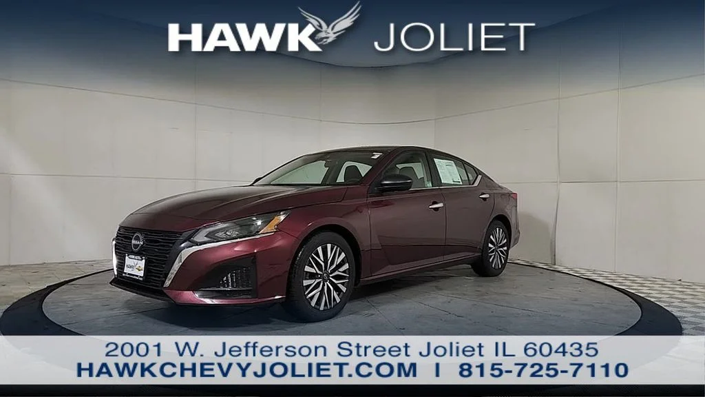 Used 2025 Red Nissan 2.5 SV image 4