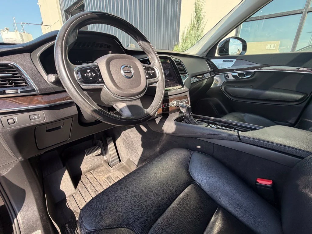 Used 2016 Black Volvo T6 Momentum image 7
