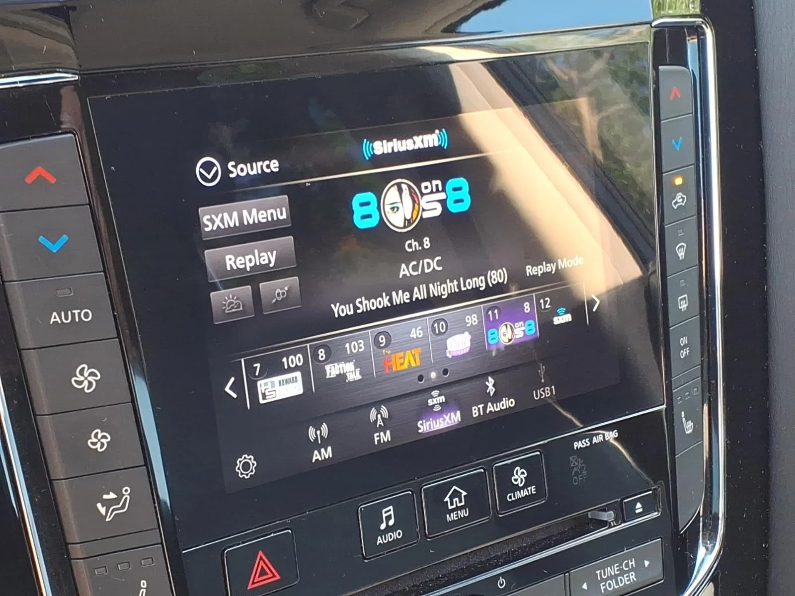 Used 2020 Black INFINITI LUXE image 18