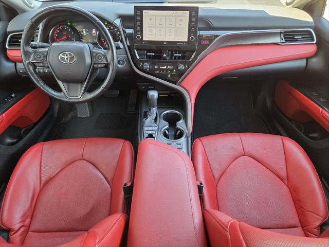 Certified Used 2024 MID BLK/WIND CHILL Toyota  image 22