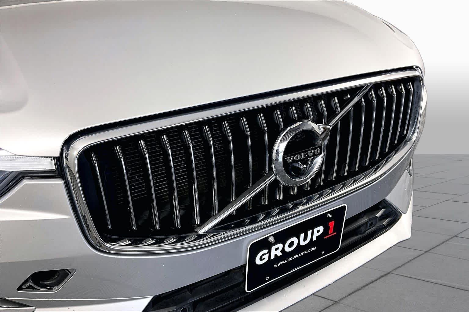 Used 2021 Bright Silver Metallic Volvo Inscription image 27