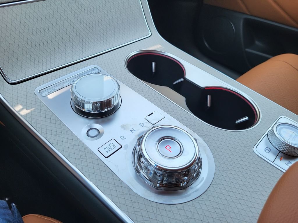 New 2026 White Genesis 2.5T PRESTIGE image 18