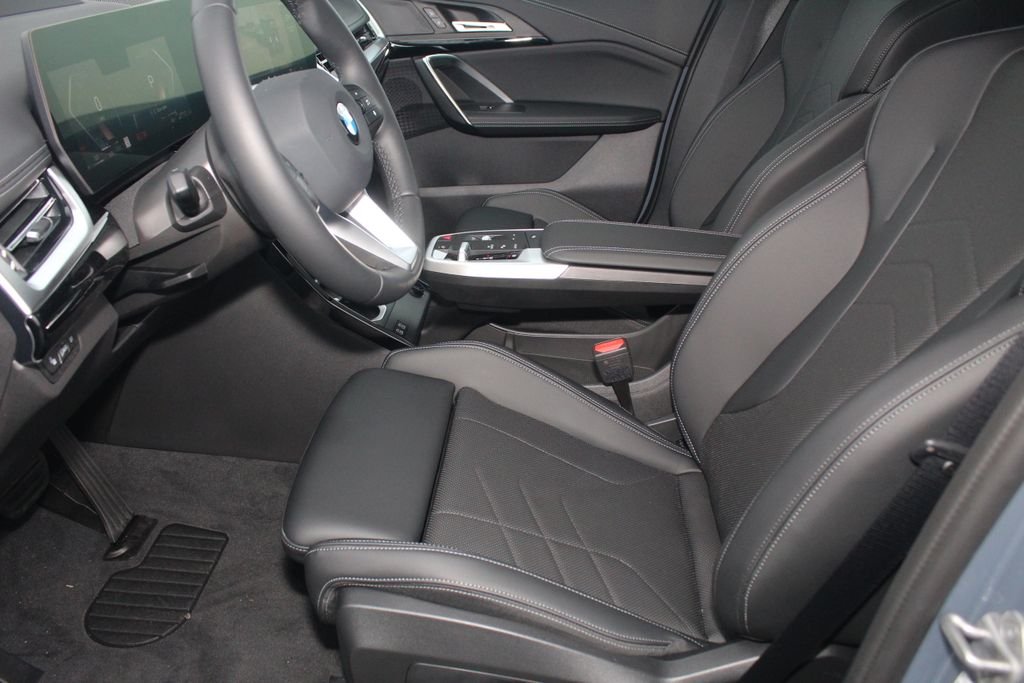 2026 BMW X1 28i - Photo 18