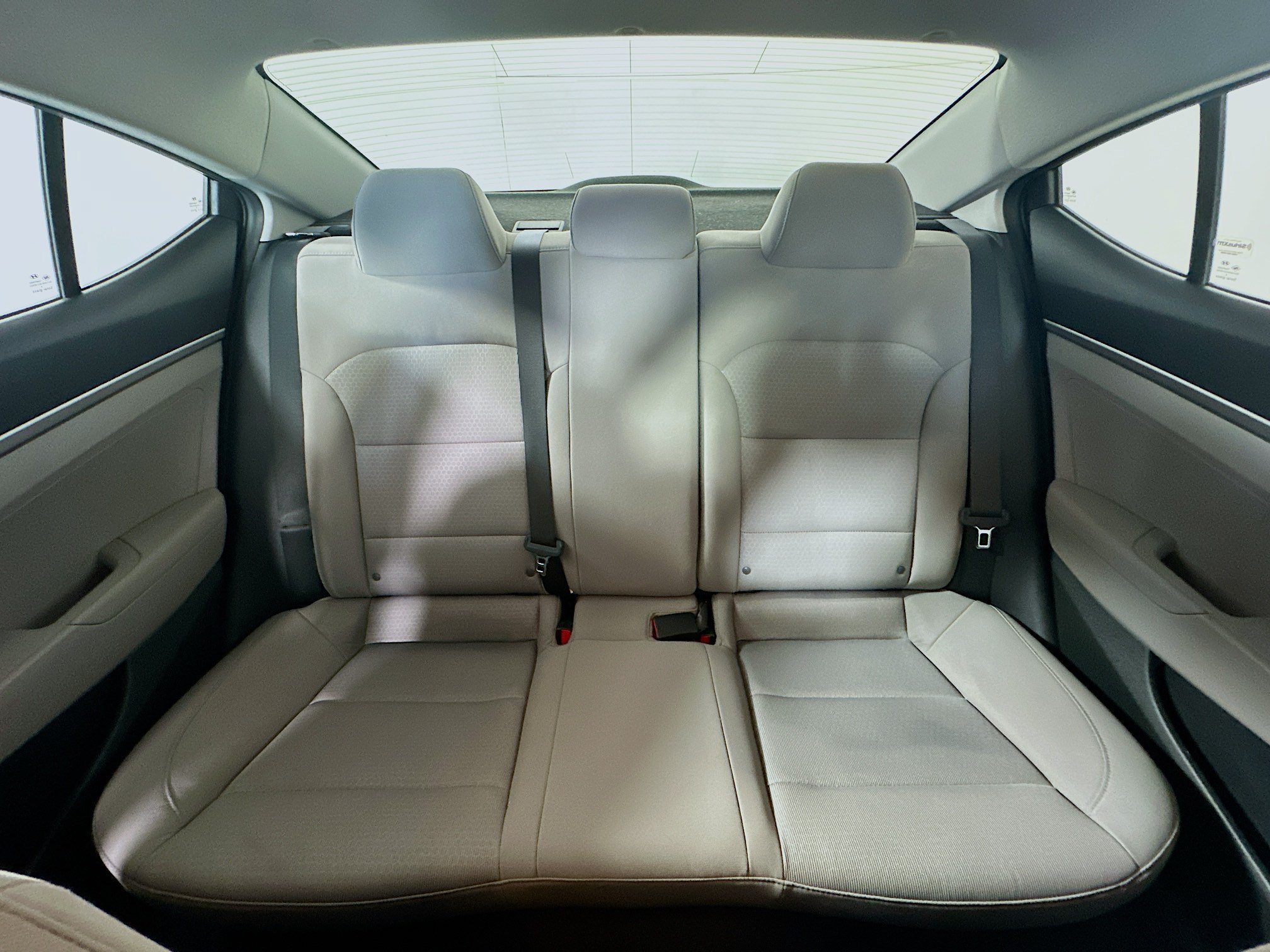 Used 2018 Phantom Black Hyundai SE image 29