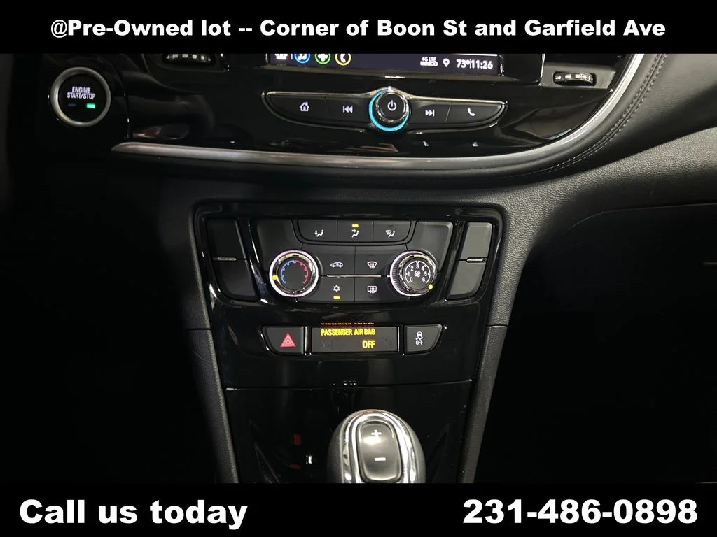 Used 2022 Silver Buick Preferred image 19