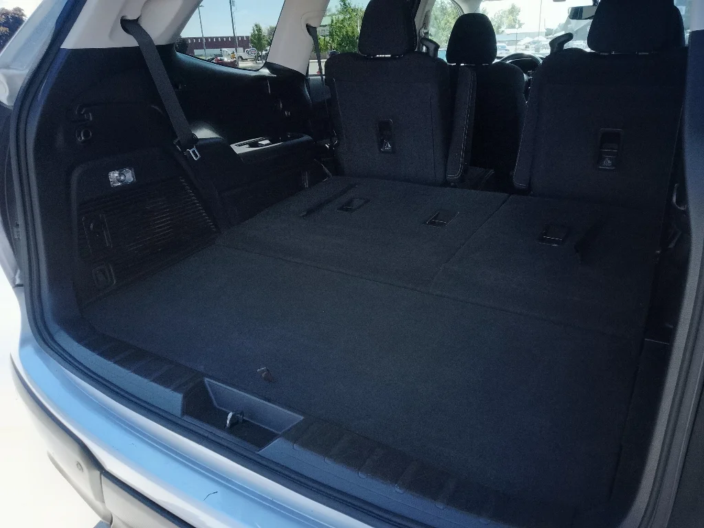 Used 2022 Ice Silver Metallic Subaru Premium image 15
