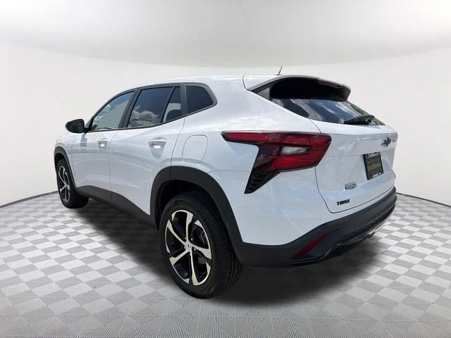 Used 2024 Summit White Chevrolet 1RS image 7