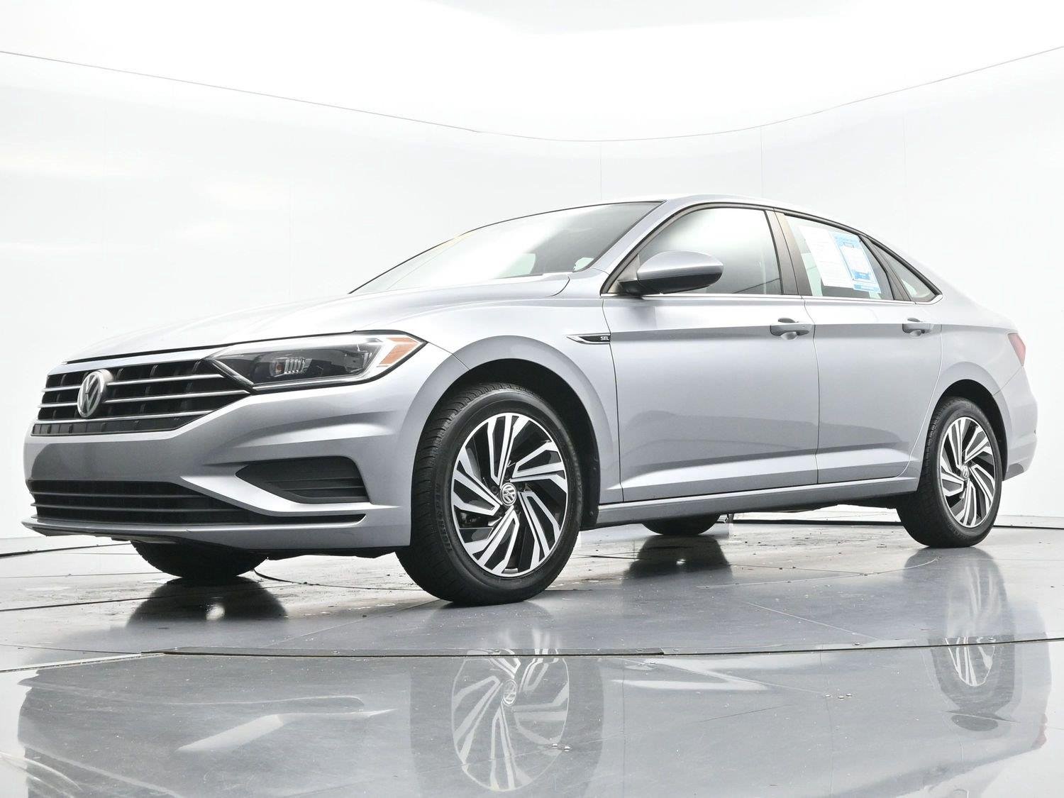 Used 2021 Pyrite Silver Metallic Volkswagen SEL image 47