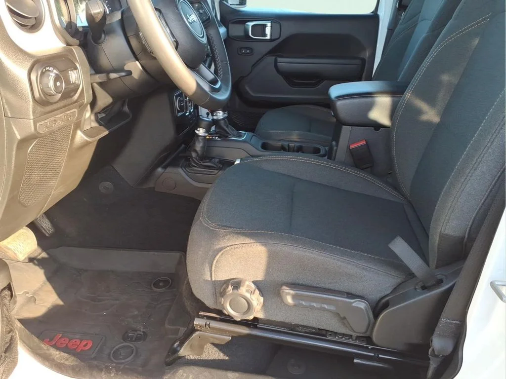 Used 2025 White Jeep Sport S image 20