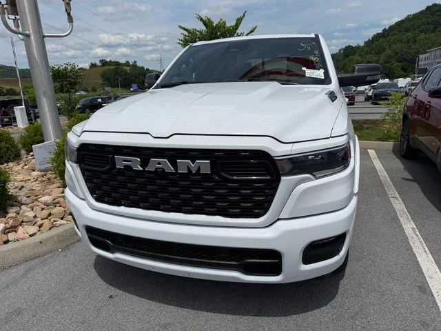 Used 2025 White Ram Big Horn/Lone Star image 7