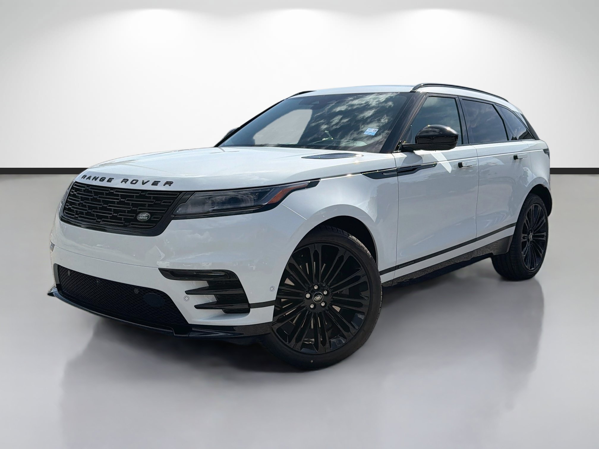 New 2026 Fuji White LAND ROVER  image 1