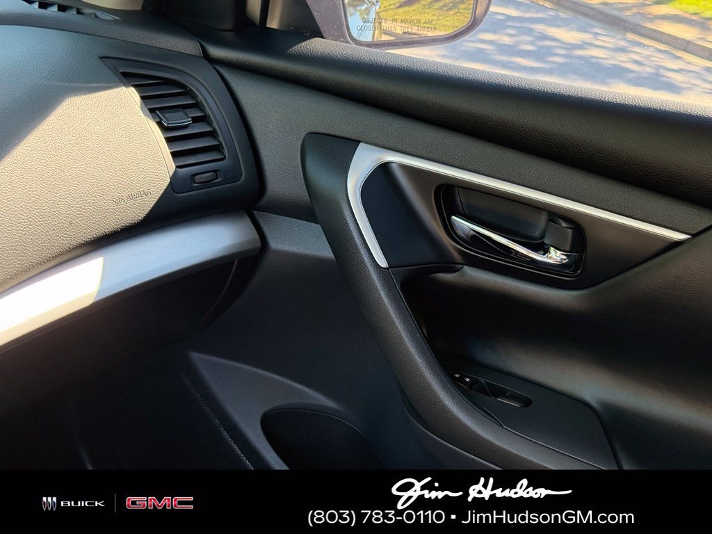 Used 2018 Black Nissan 2.5 SV image 30
