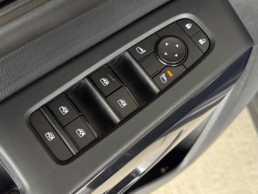 Used 2025 Gray Nissan SV image 29