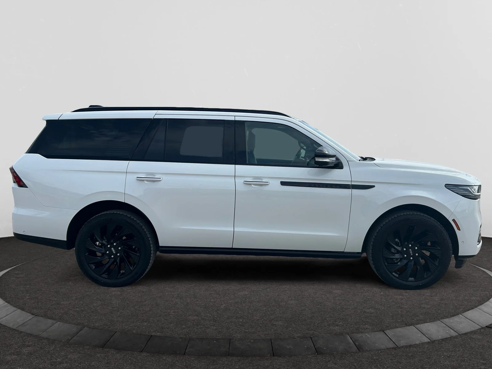 Used 2025 White Lincoln RESERVE image 6