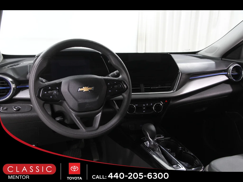 2024 Chevrolet Trax LT - Photo 6