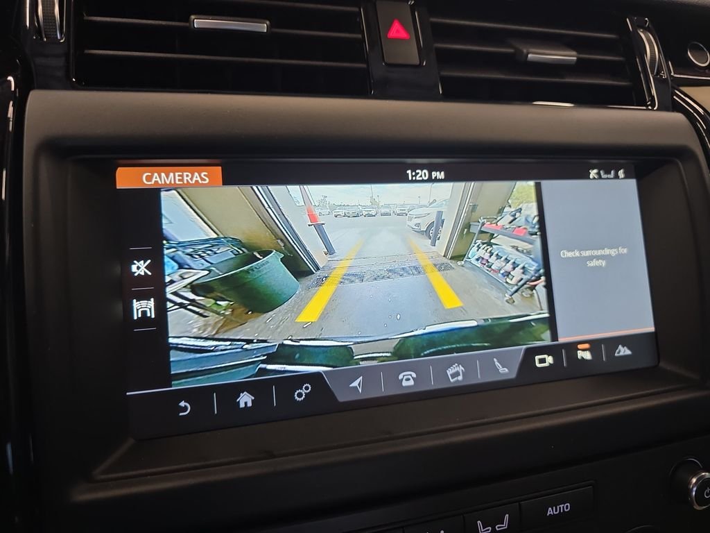 Used 2018 Black Land Rover SE image 27