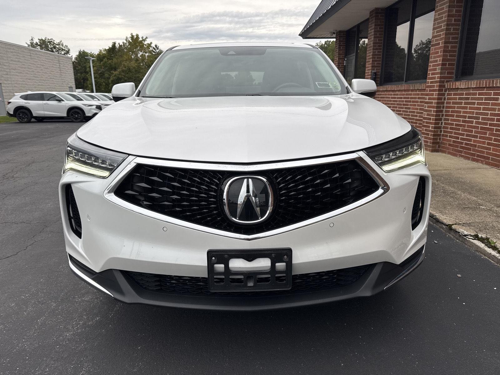 Used 2023 Platinum White Pearl Acura SH-AWD w/Tech image 2
