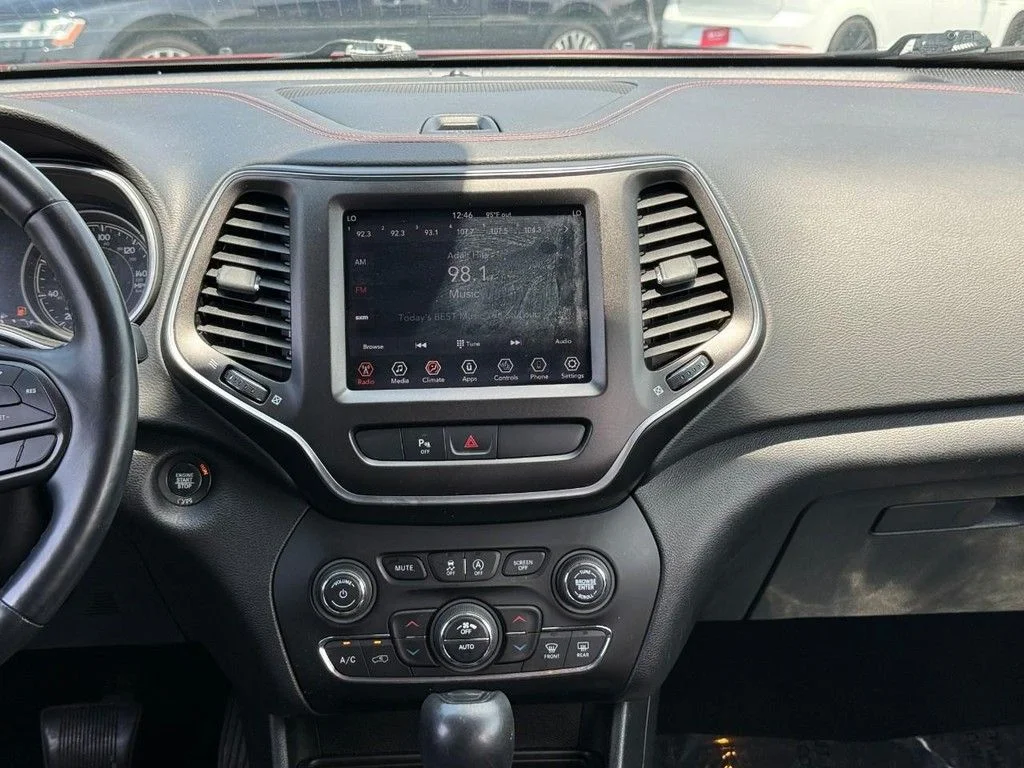 Used 2019 Red Jeep Trailhawk image 14