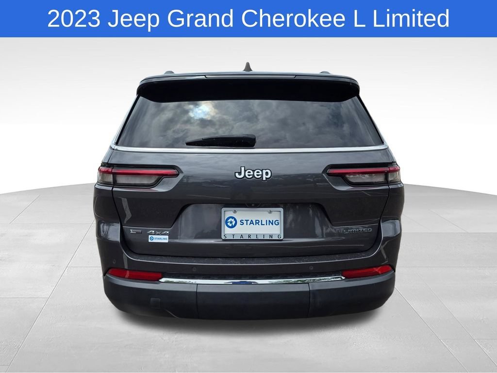 Used 2023  Jeep Limited image 8