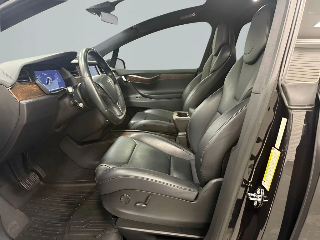 Used 2018 Black Tesla 100D image 11