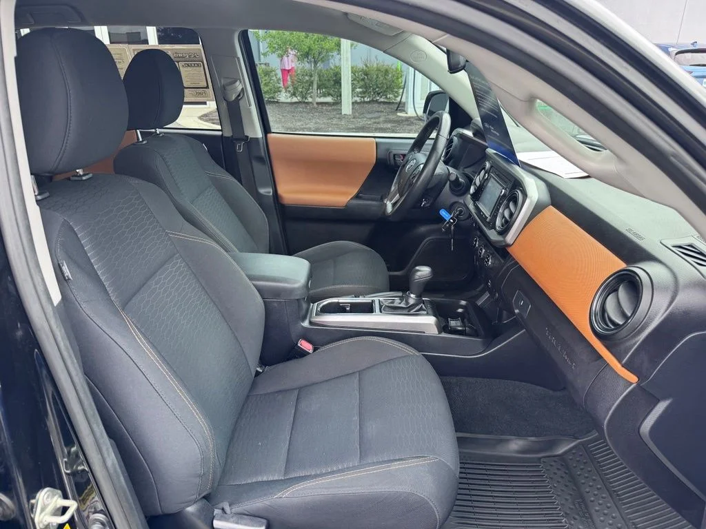 Used 2017 Black Toyota SR5 image 21